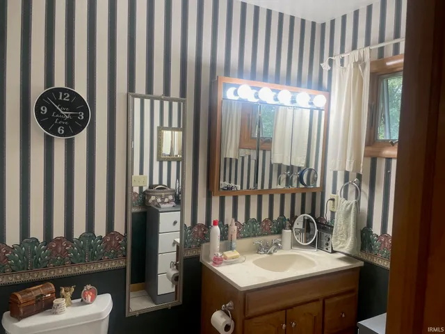 $344,900 | 724 Elm Road, Bremen, IN 46506