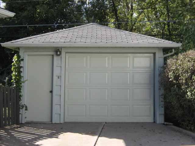 2132 Fairhaven Road Davenport, IA 52803 - Photo 8 of 8 Gallery Image 8