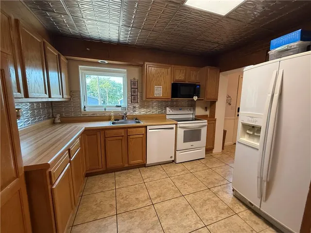 $250,000 | 509 Broad Street, Waverly, MO 64096