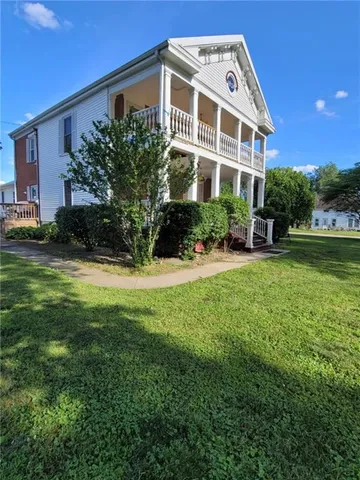 $250,000 | 509 Broad Street, Waverly, MO 64096