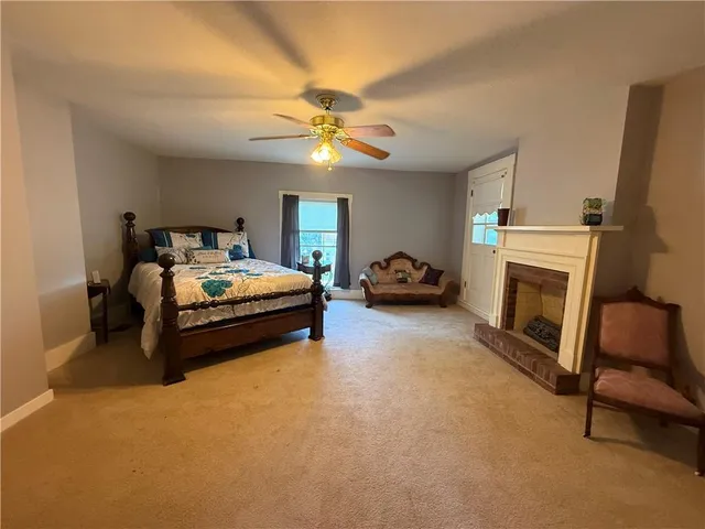 $250,000 | 509 Broad Street, Waverly, MO 64096