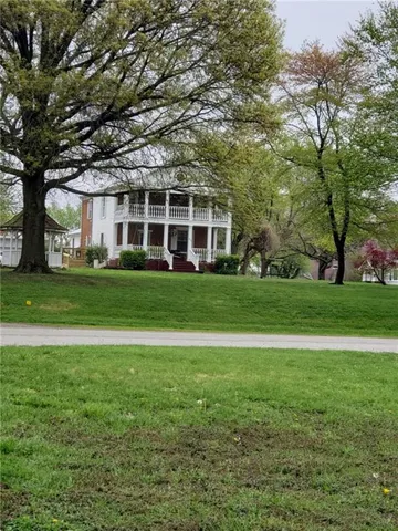 $250,000 | 509 Broad Street, Waverly, MO 64096