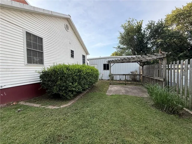 $250,000 | 509 Broad Street, Waverly, MO 64096