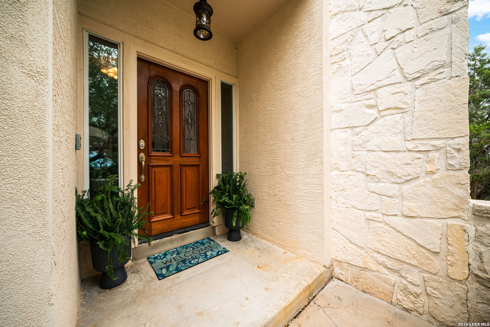 17431 Helotes Spring Road Helotes, TX 78023 - Photo 8 of 50 en front view of a house