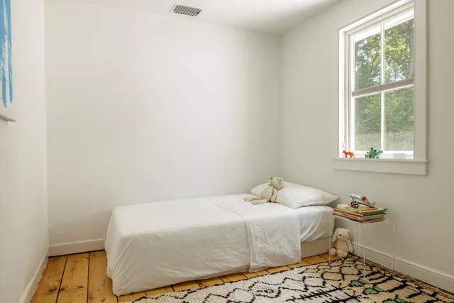 $1,275,000 | 18 James Street, Rhinecliff, NY 12574