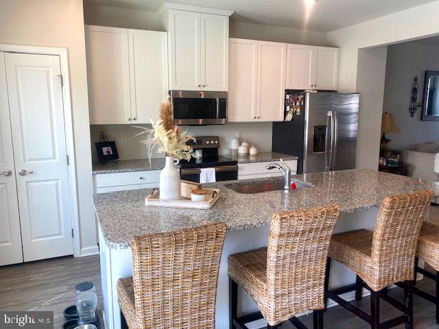 304 Pinnacle Place Sewell, NJ 08080 - Photo 4 of 41 Island granite counter