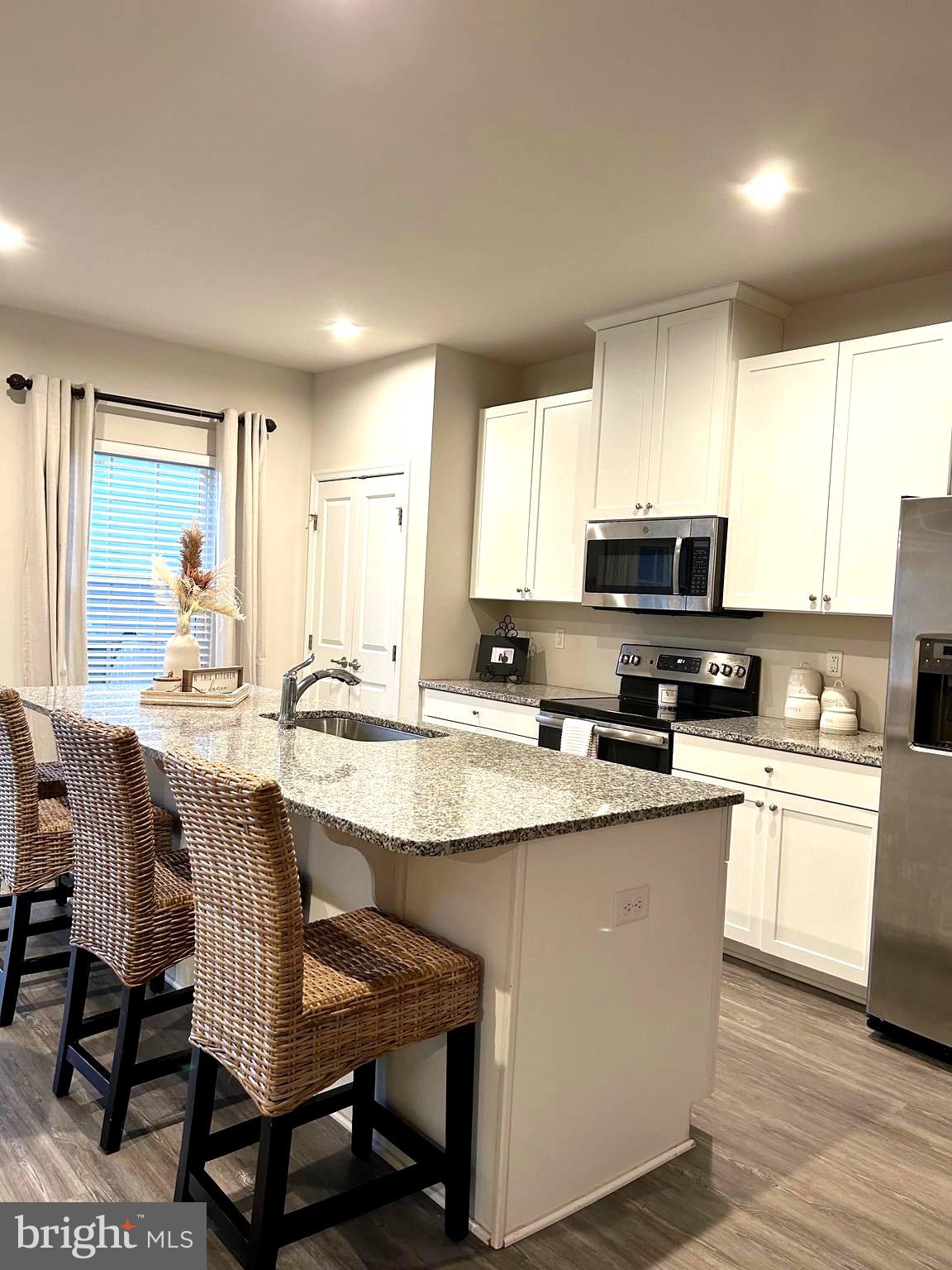 304 Pinnacle Place Sewell, NJ 08080 - Photo 5 of 41 Kitchen island and cabinets