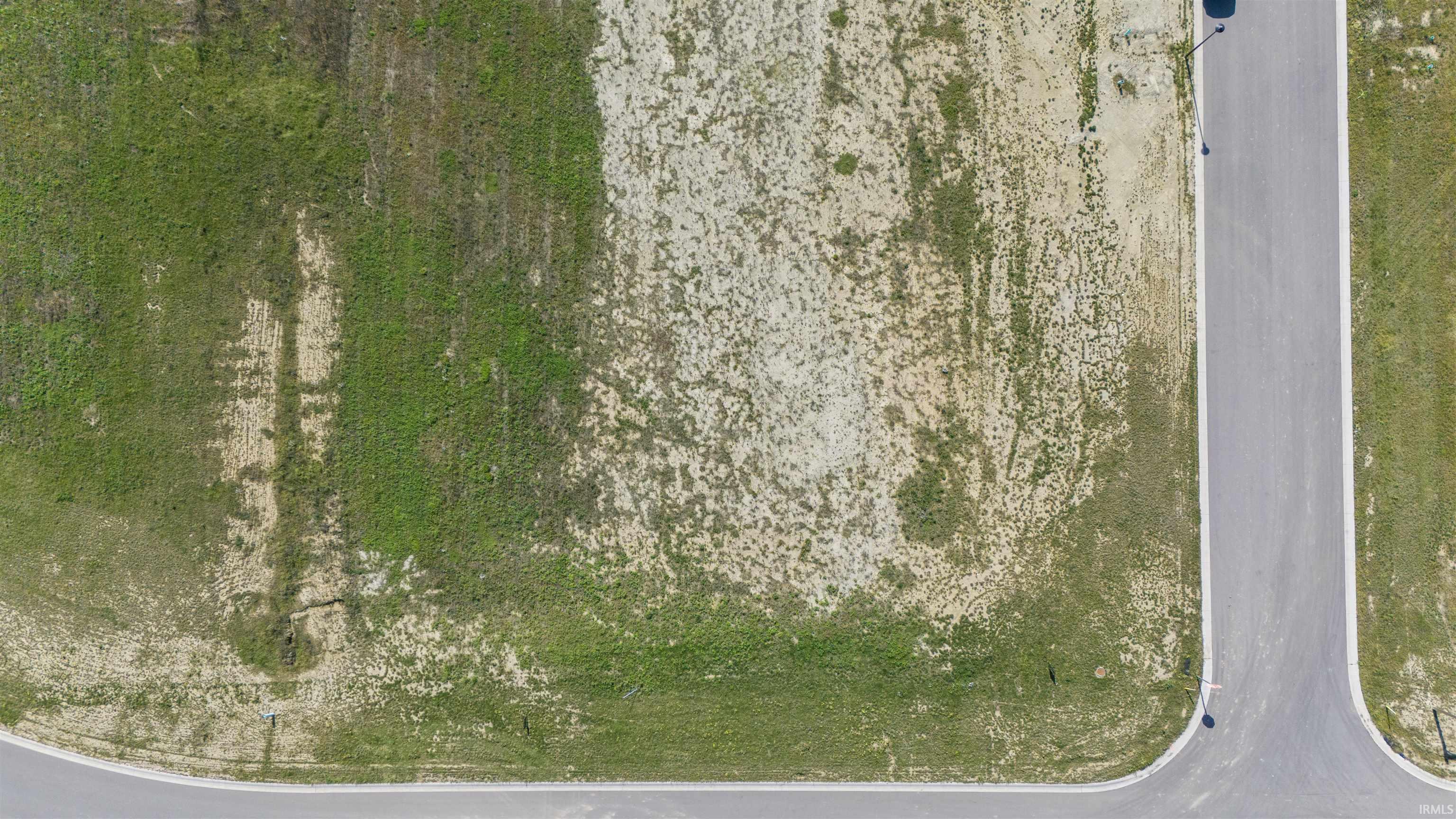 2054 Albatross Auburn, IN 46706 - Photo 4 of 6