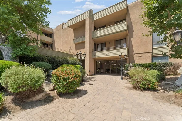 $550,000 | 16866 Kingsbury Street, Unit 107, Granada Hills, CA 91344