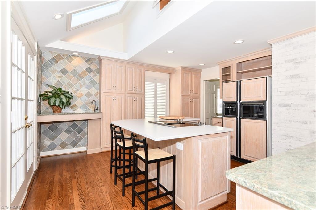 1906 Huntington Road Greensboro, NC 27408 - Photo 11 of 50 Gallery Image 11