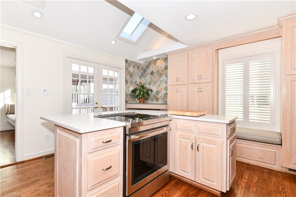 1906 Huntington Road Greensboro, NC 27408 - Photo 12 of 50 Gallery Image 12