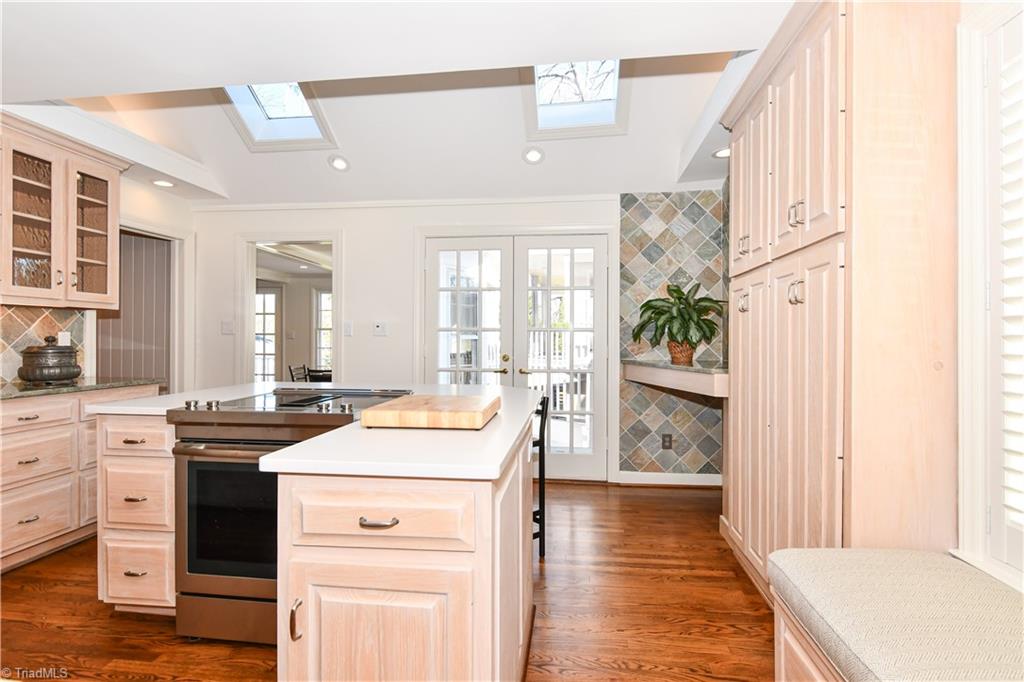 1906 Huntington Road Greensboro, NC 27408 - Photo 13 of 50 Gallery Image 13