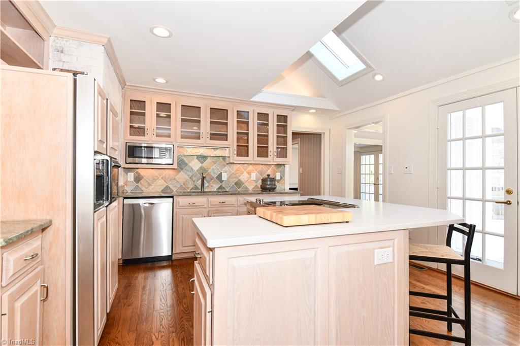 1906 Huntington Road Greensboro, NC 27408 - Photo 14 of 50 Gallery Image 14