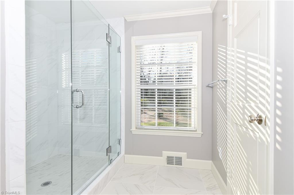1906 Huntington Road Greensboro, NC 27408 - Photo 30 of 50 Gallery Image 30