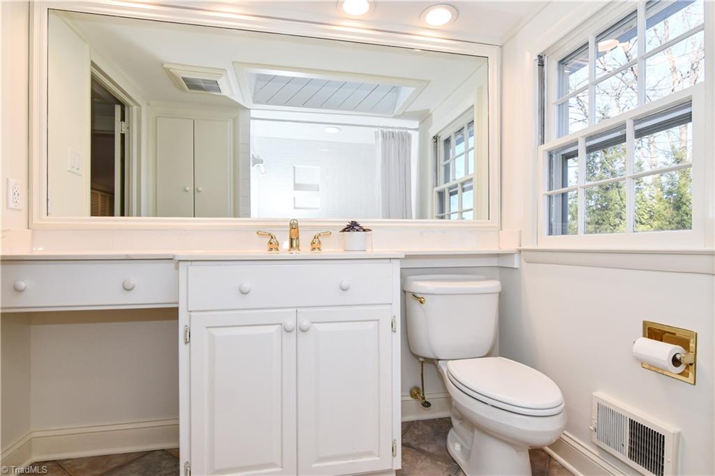 1906 Huntington Road Greensboro, NC 27408 - Photo 33 of 50 Gallery Image 33