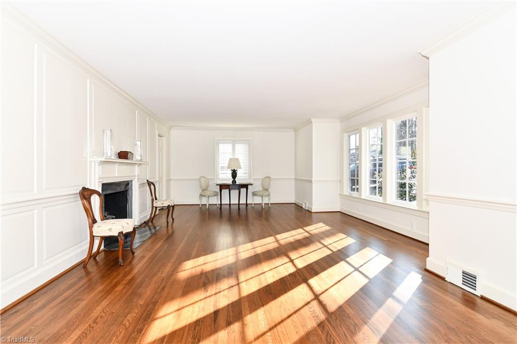 1906 Huntington Road Greensboro, NC 27408 - Photo 7 of 50 Gallery Image 7