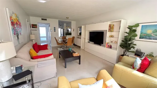 $2,400 | 1481 South Ocean Boulevard, Unit 124, Pompano Beach, FL 33062