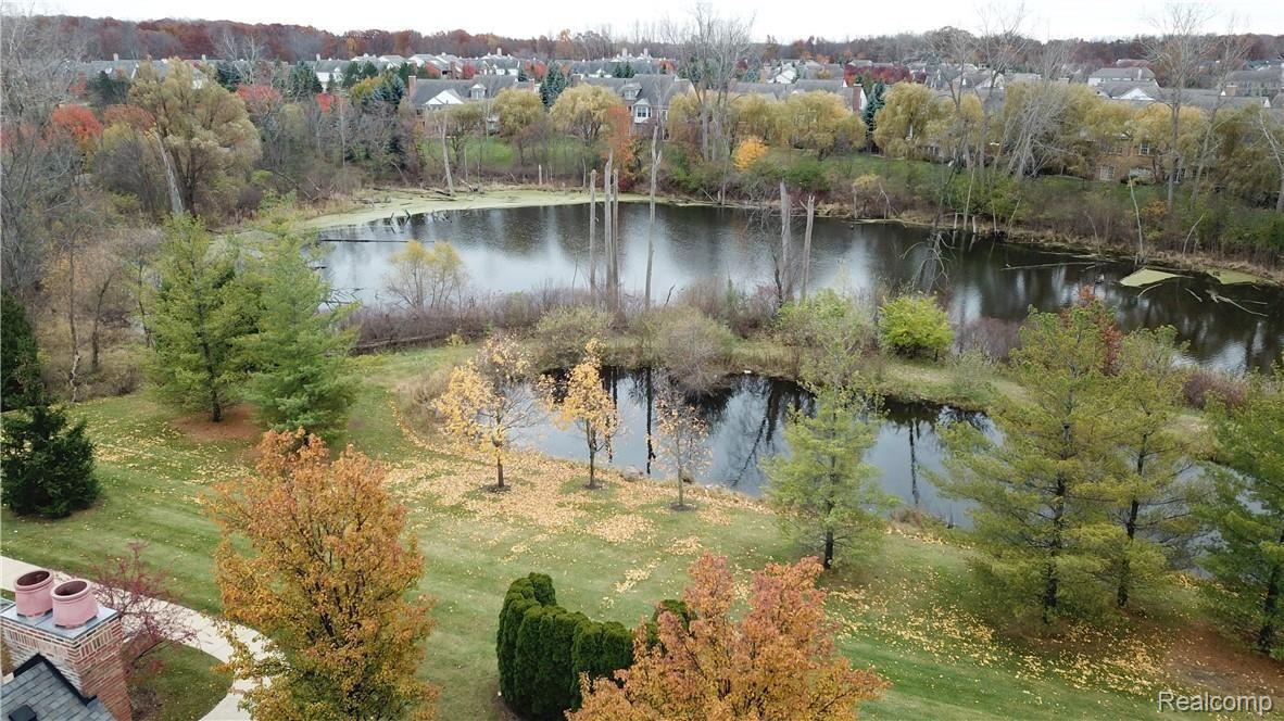 3585 Oakmonte Boulevard, Unit 58 Rochester, MI 48306 - Photo 6 of 43 DJI_0197.JPG