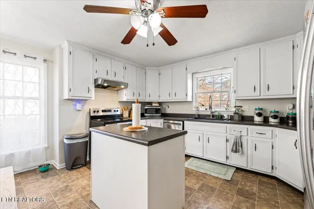 $850,000 | 203 Golf Hill Lane, La Follette, TN 37766