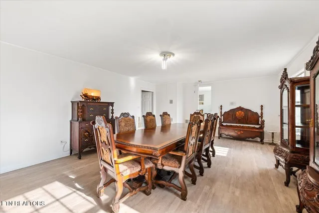 $850,000 | 203 Golf Hill Lane, La Follette, TN 37766