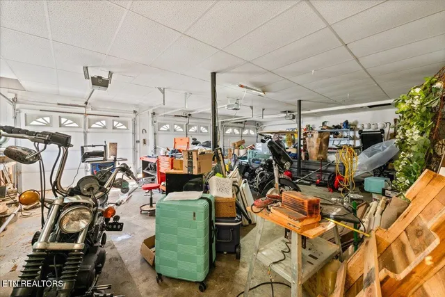 $850,000 | 203 Golf Hill Lane, La Follette, TN 37766