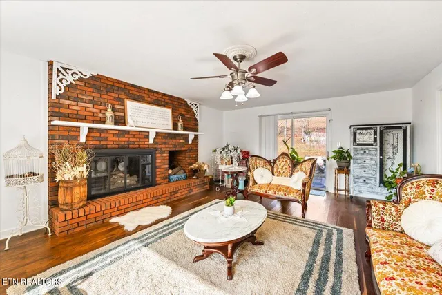 $850,000 | 203 Golf Hill Lane, La Follette, TN 37766