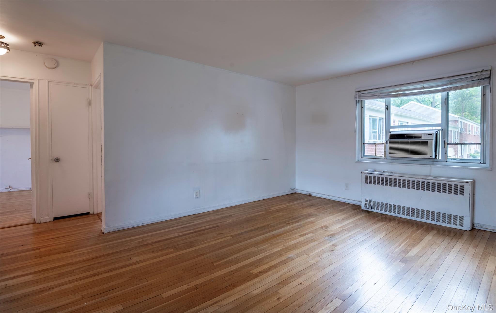 225-24 Manor Road, Unit 814 Queens, NY 11427 - Photo 3 of 18 Gallery Image 3