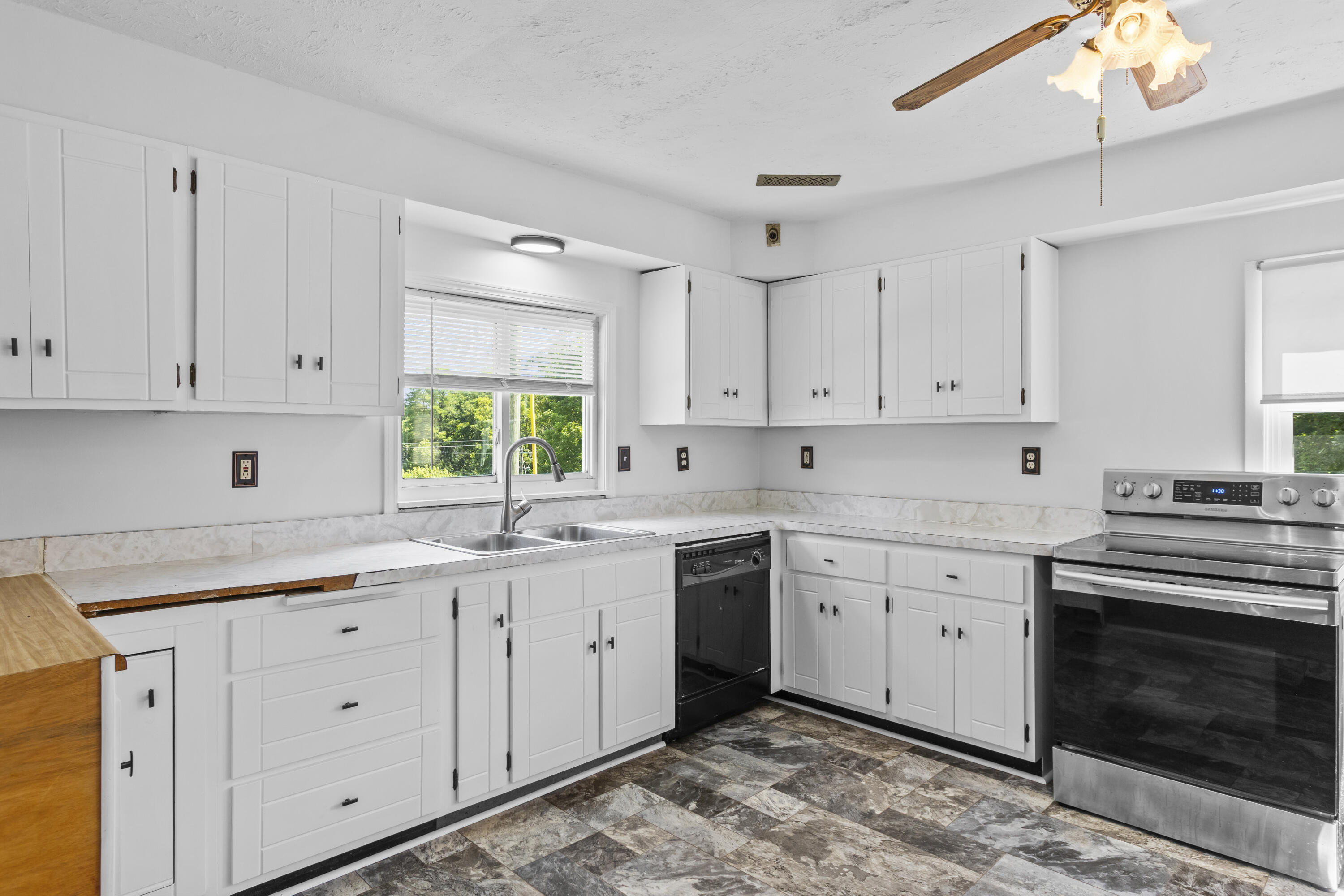12354 Bowman Road Independence, KY 41051 - Photo 6 of 36 I82A7557