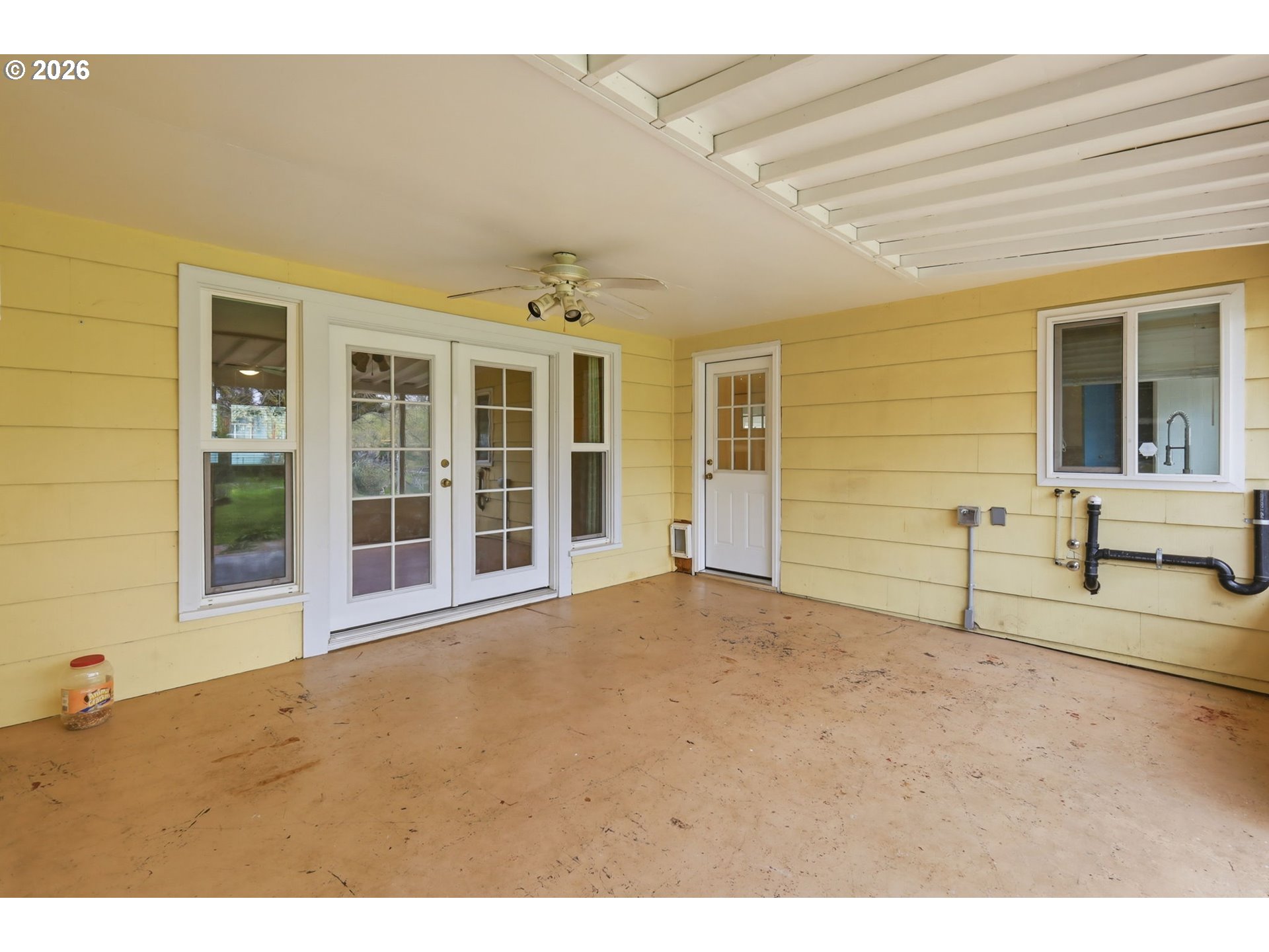 710 South 1st Street Cottage Grove, OR 97424 - Photo 32 of 46 a view of an empty room
