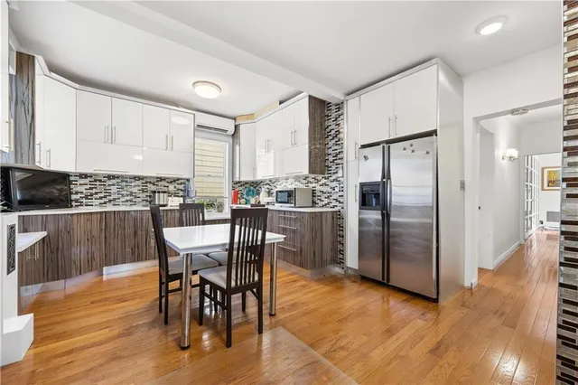 $999,000 | 3735 Oceanic Avenue | Seagate