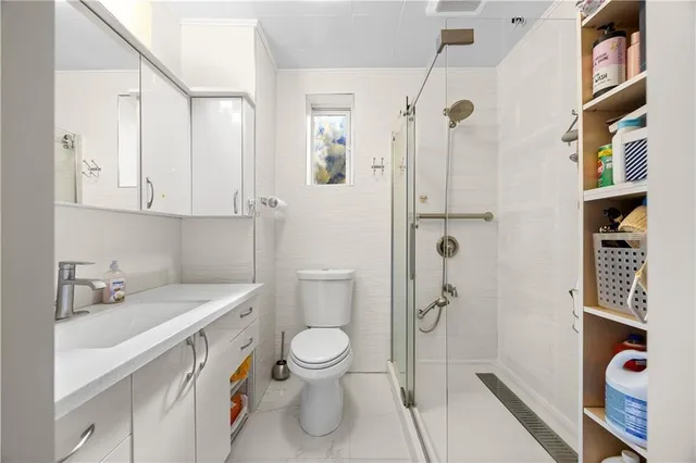 $999,000 | 3735 Oceanic Avenue | Seagate