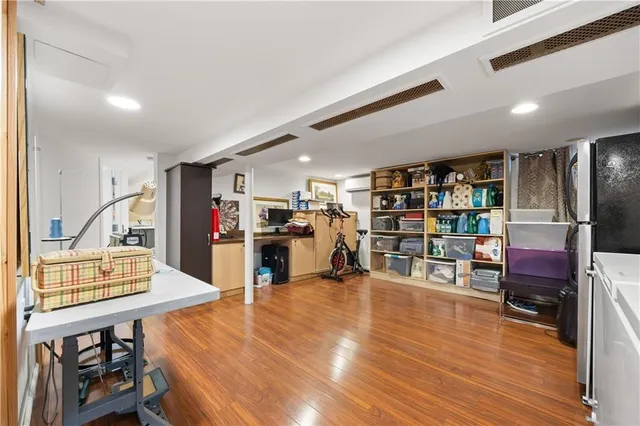 $999,000 | 3735 Oceanic Avenue | Seagate