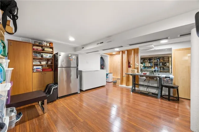 $999,000 | 3735 Oceanic Avenue | Seagate