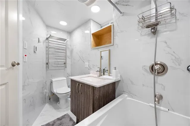 $999,000 | 3735 Oceanic Avenue | Seagate