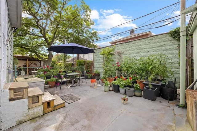 $999,000 | 3735 Oceanic Avenue | Seagate