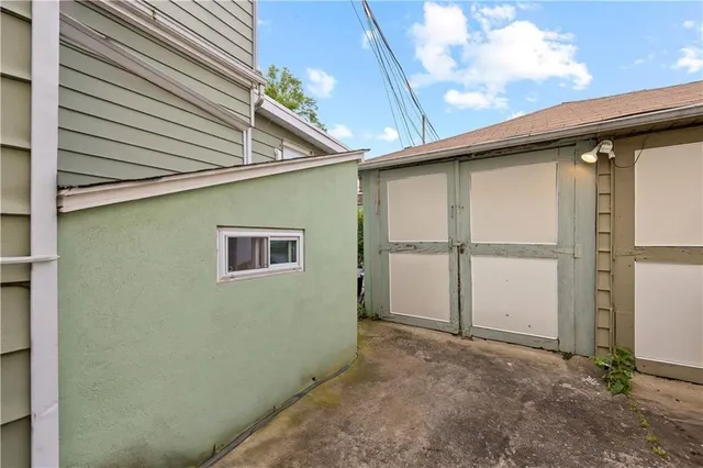 $999,000 | 3735 Oceanic Avenue | Seagate