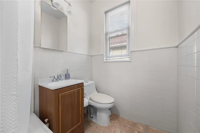 $999,000 | 3735 Oceanic Avenue | Seagate