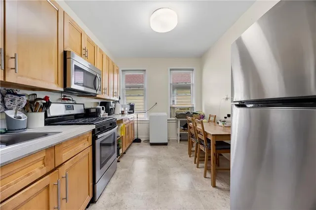 $999,000 | 3735 Oceanic Avenue | Seagate