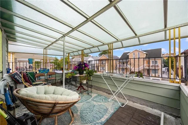 $999,000 | 3735 Oceanic Avenue | Seagate