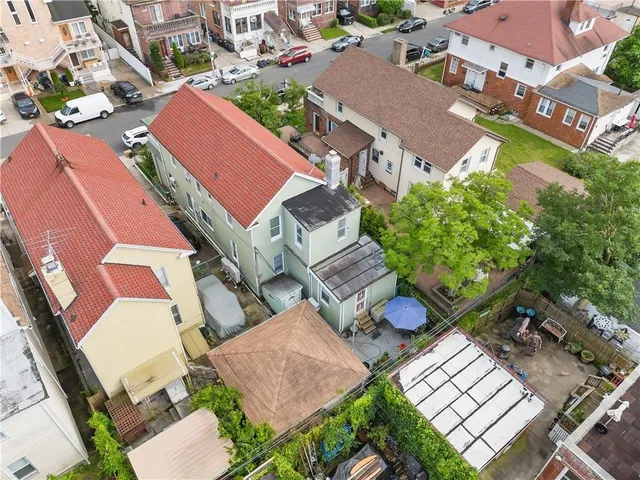 $999,000 | 3735 Oceanic Avenue | Seagate