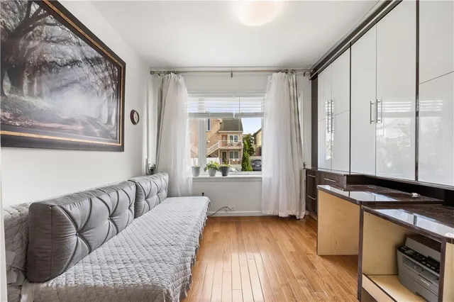 $999,000 | 3735 Oceanic Avenue | Seagate