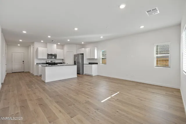 $2,600 | 4547 Mifflin Street, Fernley, NV 89408