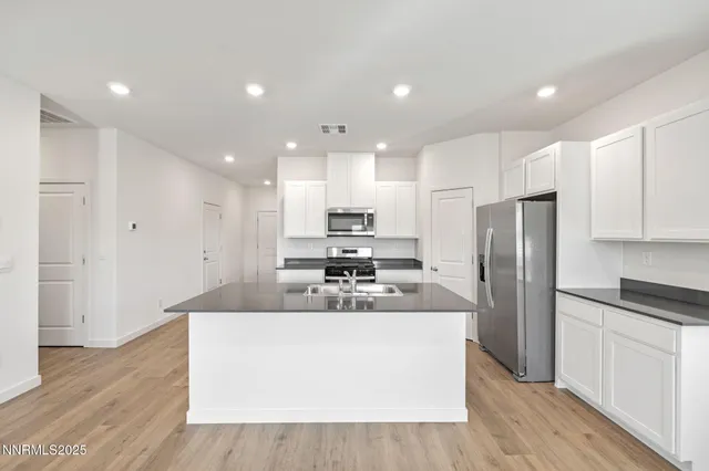 $2,600 | 4547 Mifflin Street, Fernley, NV 89408