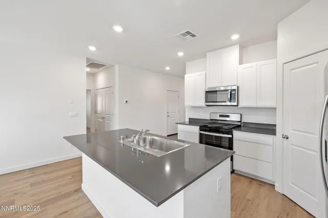 $2,600 | 4547 Mifflin Street, Fernley, NV 89408