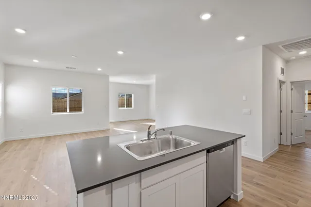 $2,600 | 4547 Mifflin Street, Fernley, NV 89408