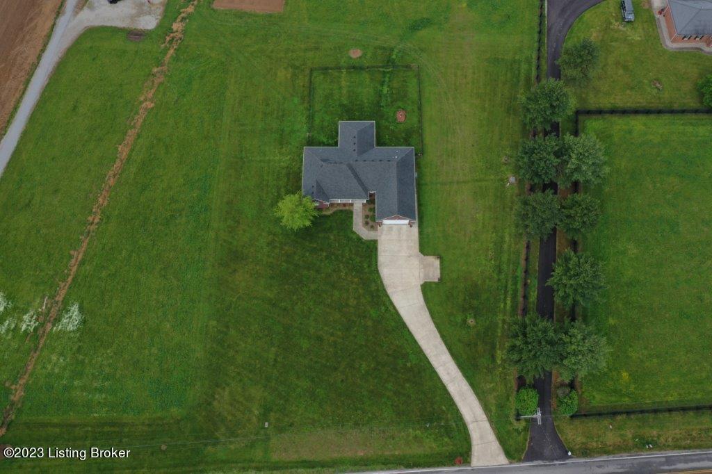 4022 Springfield Road Bloomfield, KY 40008 - Photo 7 of 32 Robert's 7