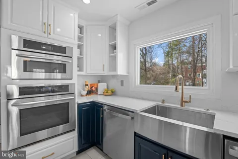 $1,800,000 | 3015 Oregon Knolls Drive Northwest, Washington, DC 20015