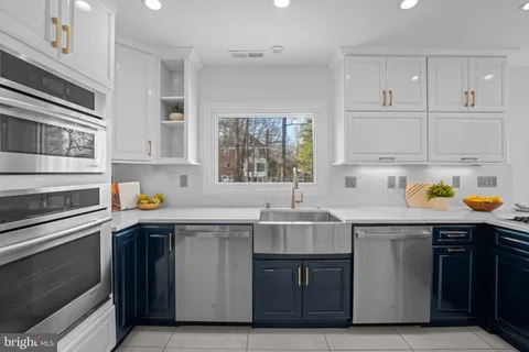 $1,800,000 | 3015 Oregon Knolls Drive Northwest, Washington, DC 20015