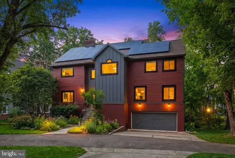 $1,800,000 | 3015 Oregon Knolls Drive Northwest, Washington, DC 20015