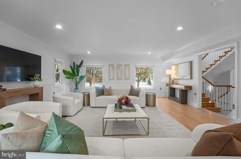 $1,800,000 | 3015 Oregon Knolls Drive Northwest, Washington, DC 20015